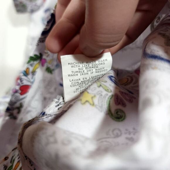 Divine Scrub Top Size 2x Jdm Scrubs Nurse Nursing Shirt Top Work White Hearts   - Picture 11 of 12